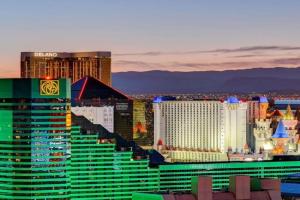 Signature 2Br3Ba balcony combo units 28-602 and 04 Guest house, Las Vegas