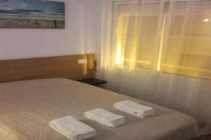 HABITACIÓN ECONÓMICA CON BAÑO PRIVADO EN PLENO CENTRO DE Guest house, Figueres