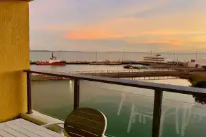 Serenity Peary - Executive 1brm at Waterfront with Sea Views Apartments, Darwin