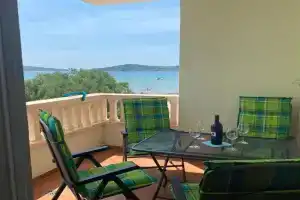 MP More Apartments, Srima