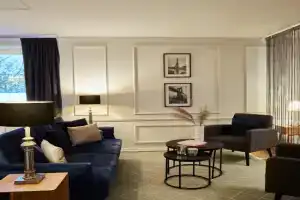 R B Apartment am Airport - 1-4 Personen - Küche - Smart TV - Waschtrockner - kostenloser Parkplatz - perfekt für Geschäftsreisende oder Familien, Norderstedt