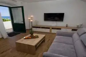 Apartment Navis, Podaca
