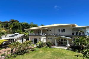 Royal Bay Villa and Apartment, Anse Royale