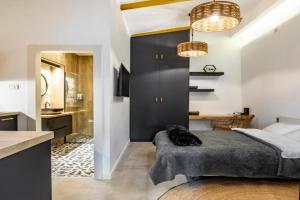 ROMSUITES - lovely jacuzzi apartment, centr city, German Colony Bahai Gardens, Haifa