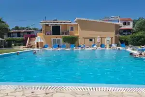 Meraki Hotel, Kavos