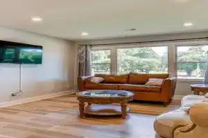 Charming Home 2 Mi to Downtown! Guest house, Charlotte