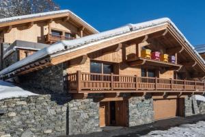 Chalet Kashmir 5MIN des pistes en voiture parking privé, spa, sauna, Meribel