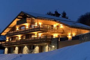 Chalet Carriaz Village 14pers à 5min à pieds des pistes et commerces, Meribel