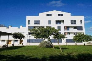 apartamento amplio en planta baja con terraza CALA BUSQUETS, Cala'N Blanes