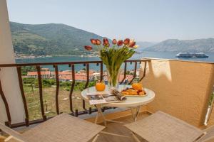Ema’s Dream Home with Sea View Apartments, Kotor