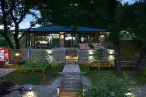 Rijeka Zeta, Villa, Podgorica