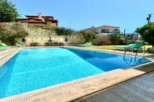 White Suites İçmeler, Icmeler