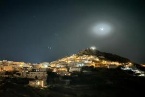 My lithos Apartments, Ios Chora