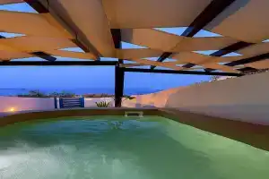 Rafael' s Mediteranian Cave Suites, Fira