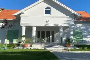 Villa Rosa Centre, Balatonfured