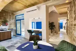 Mandera's Boutique Suites & Dorms, Sliema