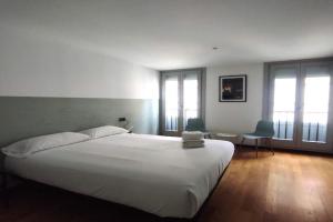 3. Amplio y muy luminoso para disfrutar de Apartments, Orense