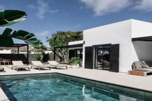Luxurious Villa Acebo 4 bed, 4 bath, Private pool, Playa Blanca