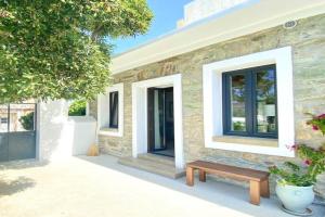 Urban Oasis: Stone House with pool & garden, Karistos