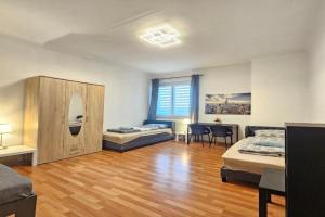 Wohnreich Zentral - Wohnung in 3OG - Zimmer in 3er WG Guest house, Neu-Ulm