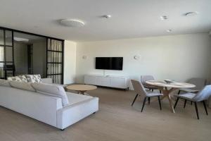 Balance in Apartments, Nida