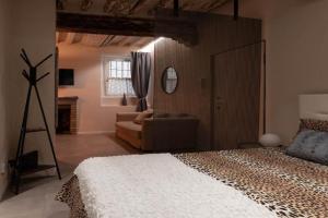 BORGO DEGLI STUDI 7 Apartments, Parma