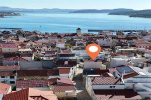 House Brunac with parking, Vodice