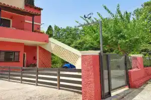 La Nona Studios, Ypsos