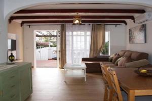 House w shared pool, perfect for small families, La Cala de Mijas