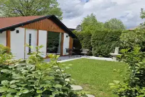 Lodge Pia, Bled