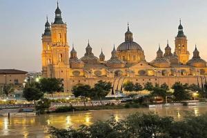 Apartamento Con Vistas Al Pilar con Aparcamiento privado, Zaragoza
