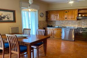 AV Apartment, Aci Castello