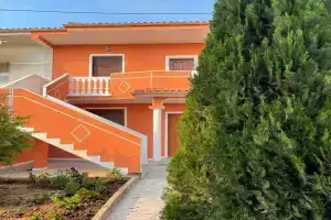 Villa Joli - 120sqm - 3 Bedroom - 2 Baths House with Yard & Parking in Central, Vlore