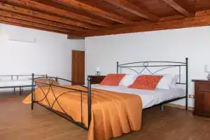 Villa Nikla, Syracuse