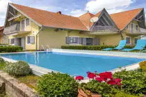 Apartment Amarillo 3 by Interhome, Balatonmariafurdo