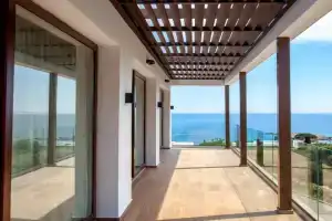 Zavia Penthouse, Sivota