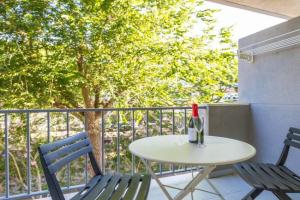 La Cuana Apartments, Roses