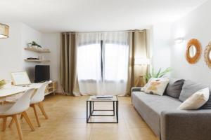 Bravissimo Plaça Catalunya, 2-bedroom apartment with terrace, Girona