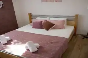 Olive cabin - Kuća maslina i mira u Đenovićima! Guest house, Denovic