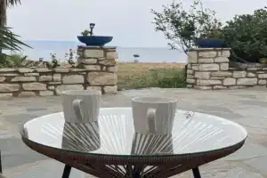 Mini Beach House, Logaras