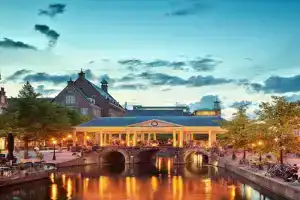 Leiden City Centre Canal View or Terrace View Apartments, Leiden