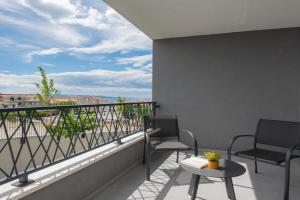 Cozy Apartment In With Wifi, Makarska