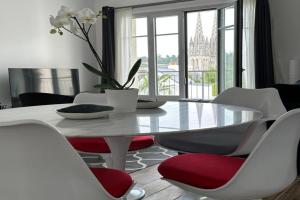 Appartement Design X - Hyper Centre - Parking Privé - Terrasse Plein Sud Apartments, Quimper