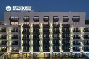 Premium Sunrise Hotel, Golem