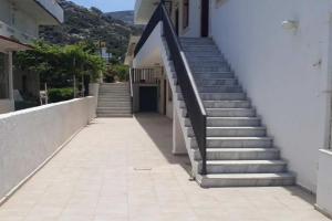 Mary Apartments, Stalis