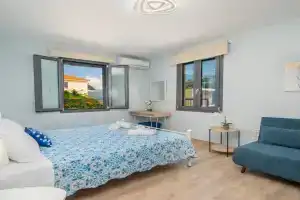 Frank's Place - Private Parking Guest house, Lassi