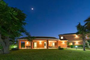 Villa Seaside - Beach Retreat with jacuzzi, Arenella