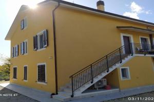 Cortile nel Conero Apartments, Ancona