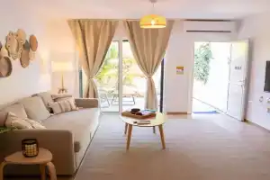Romi's Vacation Townhouse, Paphos
