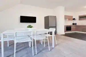 Tolstov Apartments - 3 and 4 Room Monteur Apartments, Oberhausen